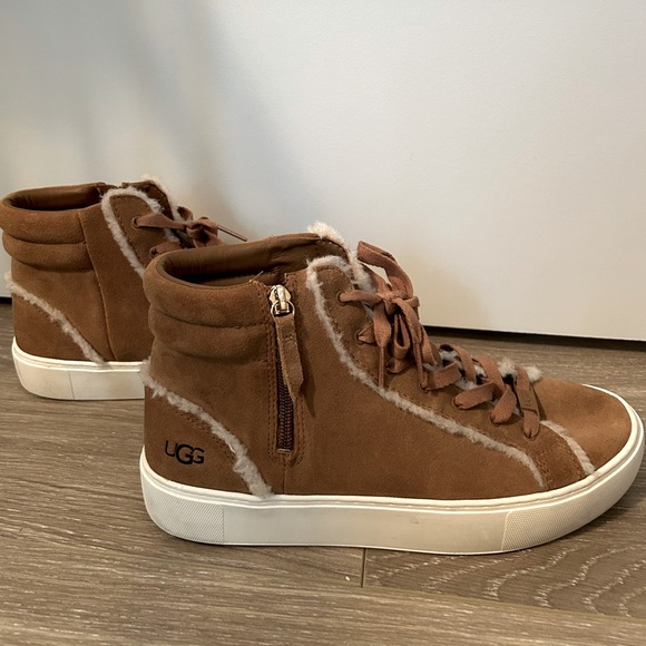 UGG Olli Heritage Sneaker - Picture 7 of 9